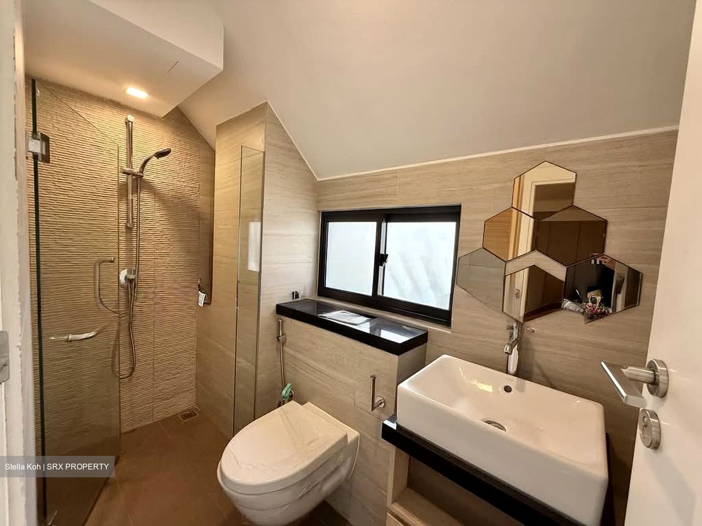Serangoon Avenue 3 (D19), Terrace #561607441